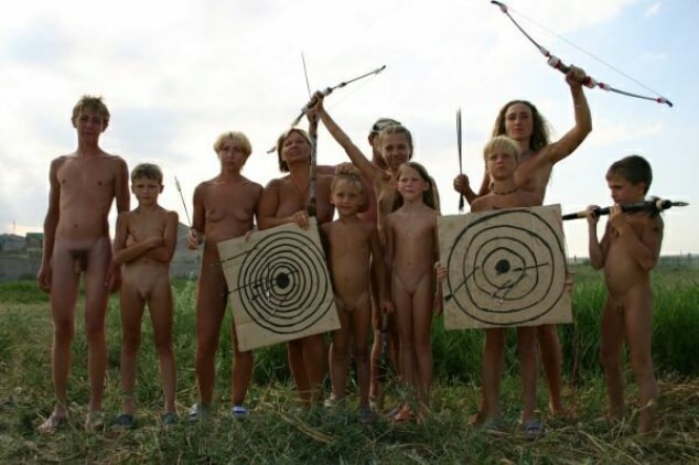 Purenudism photo - the family of nudists shoots from onions | Russianbare Purenudism photo - the family of nudists shoots from onions | Russianbare